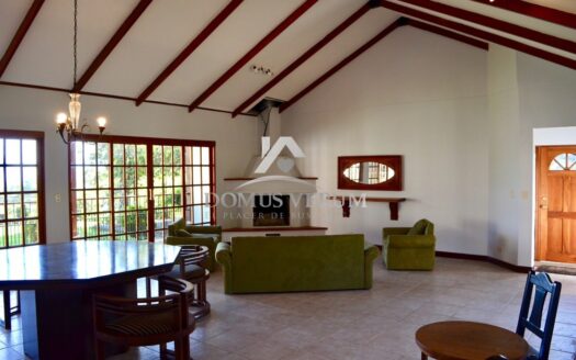 Casa en Alquiler en San Isidro de Heredia Con Amplias Zonas Verdes y Hermosas Vistas