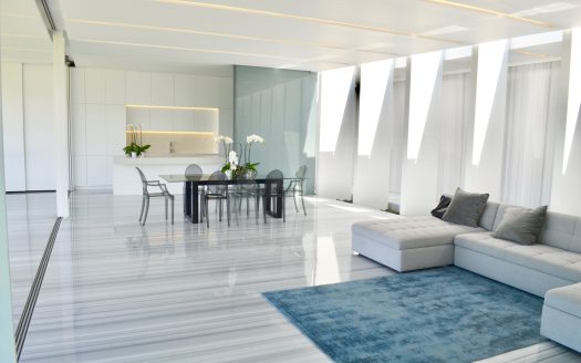 Santa Ana Venta de Extravagante casa en mármol, inédita