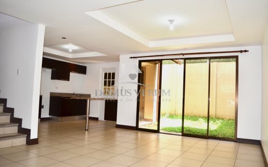 Venta de Casa en Condominio Santa Lorena en San Pablo