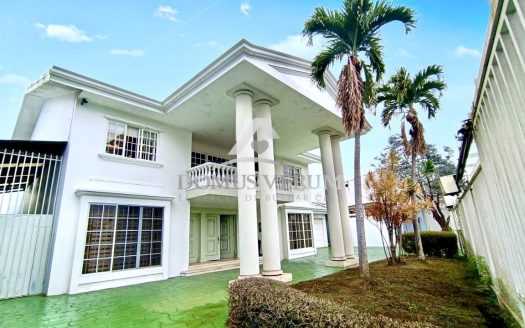 Venta de Casa de Lujo en Rohrmoser
