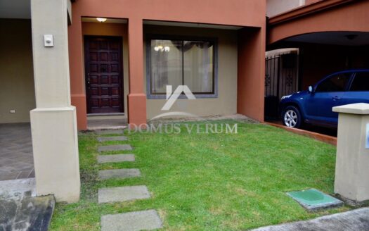 Venta de Casa Condominio Los Sauces San Francisco Heredia