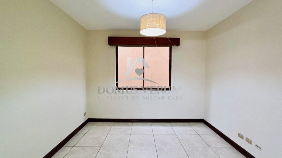 Los Sauces Condominio Heredia