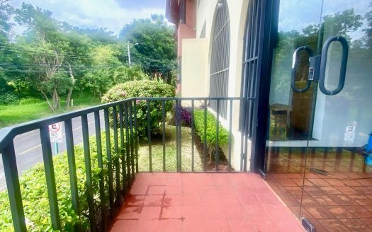 Alquiler de Propiedad para hospedaje u oficinas en Pavas