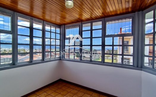 Venta de casa en Heredia centro con uso de suelo mixto, Convierte este espacio en tu hogar y negocio!