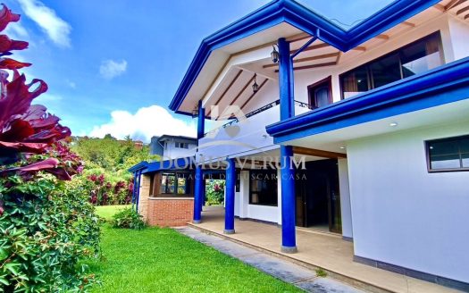 Hermosa casa de Lujo en venta en San Jeronimo de Moravia