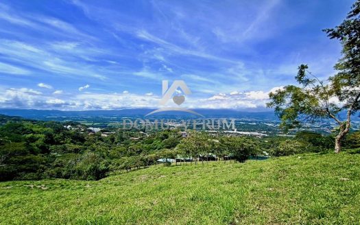 Venta de terreno de 12219 m2 con vista en Piedades de Santa Ana