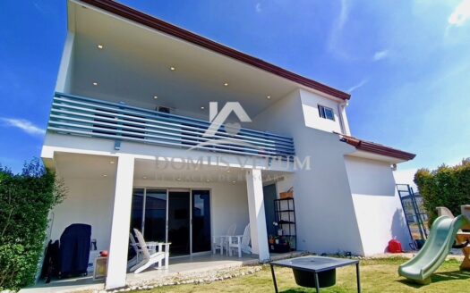 Casa en venta en condominio Francosta, super funcional!
