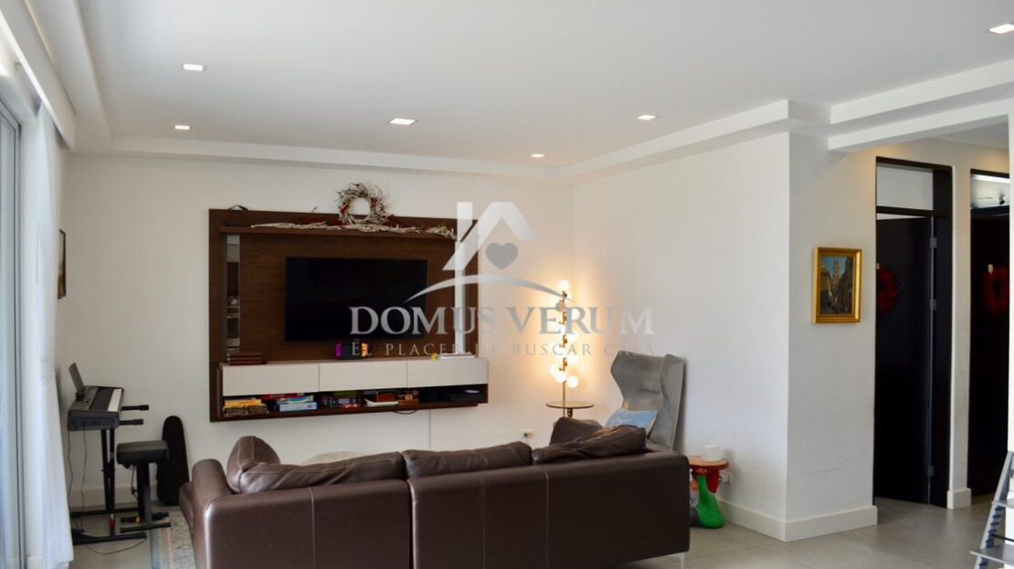 Condominio Francosta Ulloa Casa Moderna en Venta