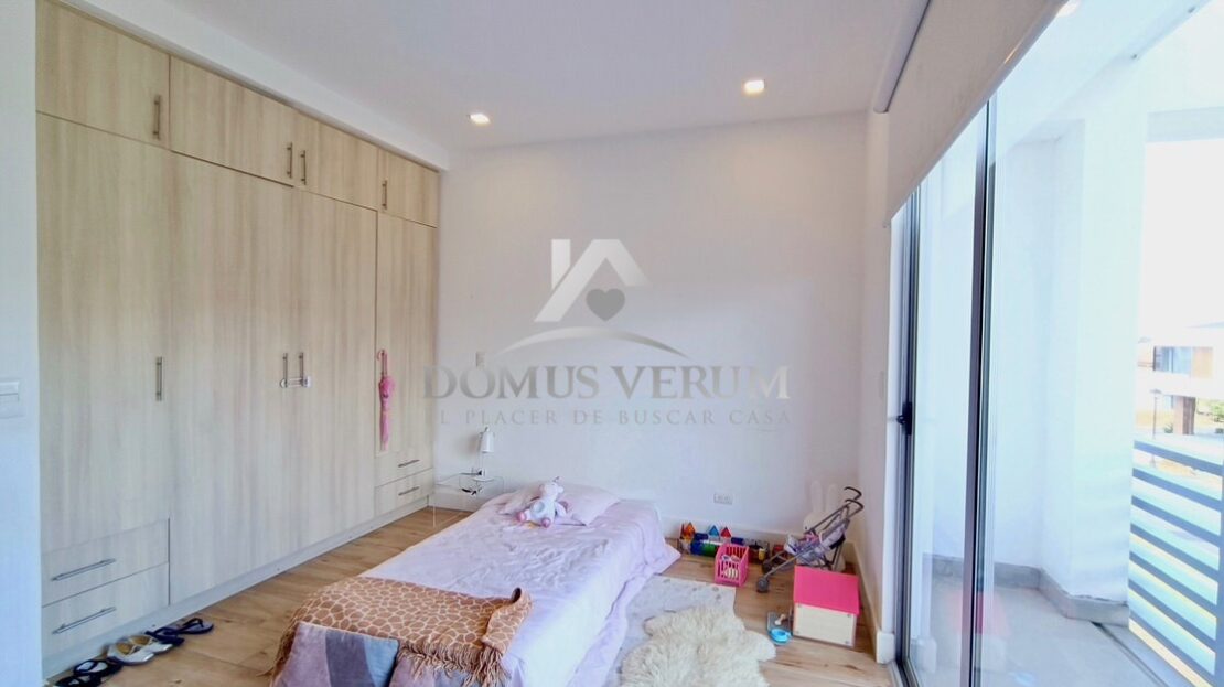 Condominio Francosta Venta de Casa Contemporanea