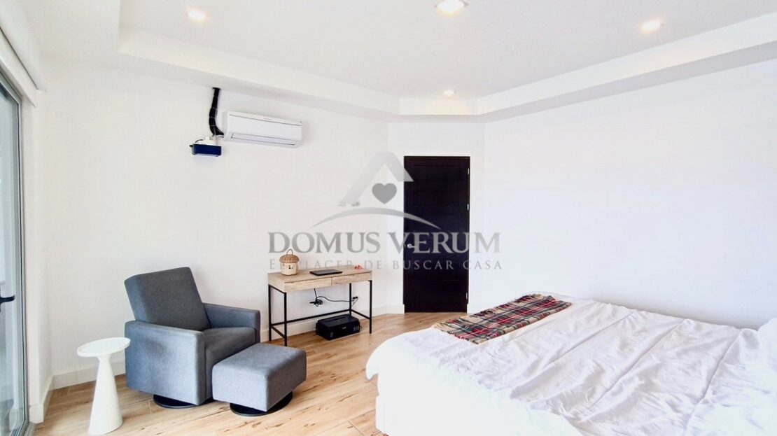 Casa Contemporanea en condominio Francosta Ulloa