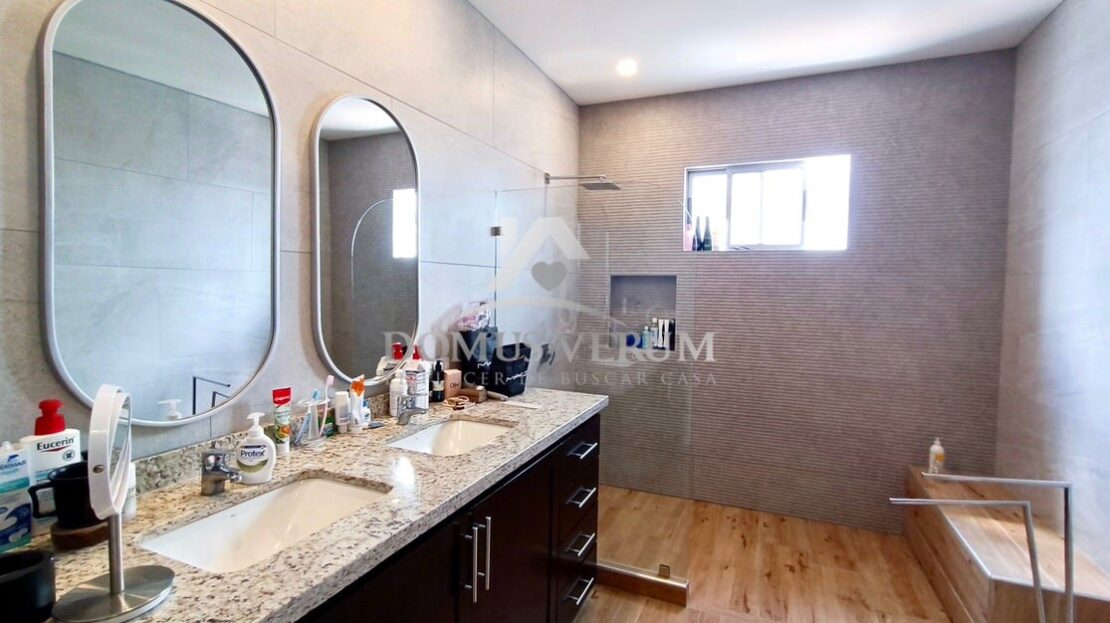 Moderna Casa en condominio Francosta Ulloa