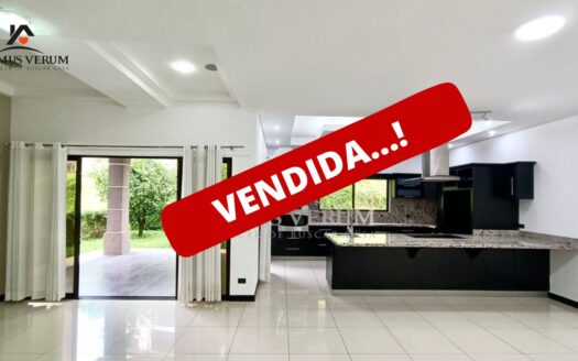 Condominio Francosta Casa Contemporanea en Venta – El Hogar de Tus Sueños