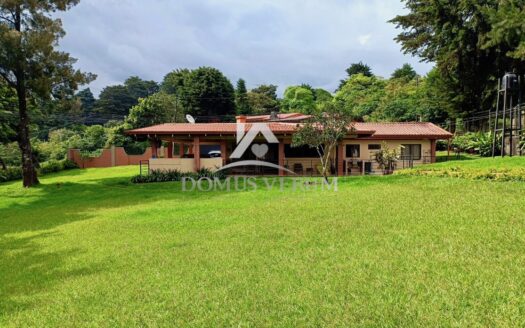 Casa en Venta en San Rafael de Heredia Residencial El Castillo