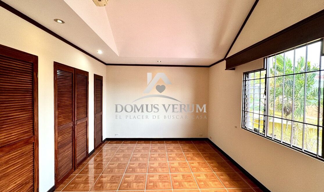 Casas en venta Real Santa Maria Heredia