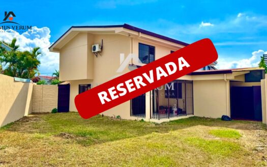 Casa en venta en Residencial Real Santamaría Heredia