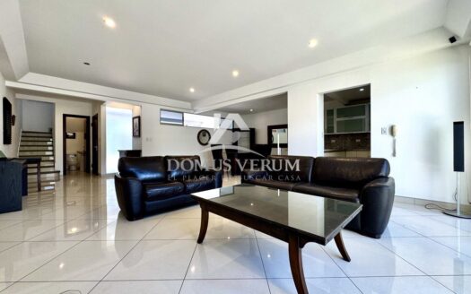 Casa Amueblada en Alquiler Escazu Bello Horizonte Condominio Tirreno 
